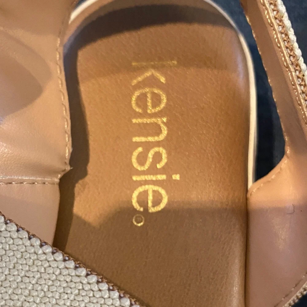 Kensie Women's Cream Sandals - Picture 4 of 6